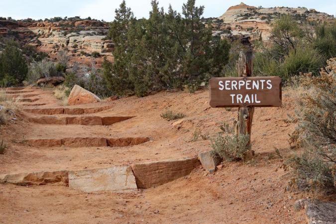 Sign at the bottom of Serpent's Trail