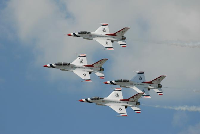 Blue Angels vs The Thunderbirds