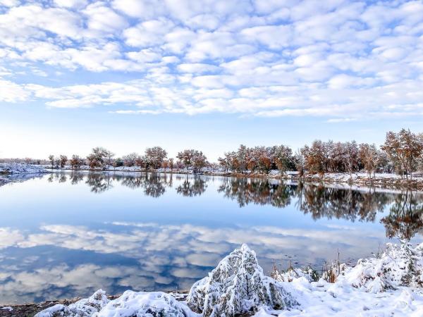 Connected Lakes in the Winter