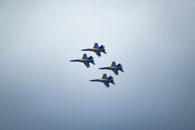 Blue Angels vs The Thunderbirds