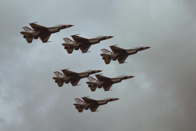 Blue Angels vs The Thunderbirds